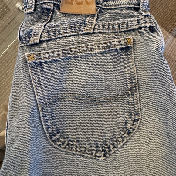 Vintage 90s Lee High Rise Mom Jeans 26x30 Light Wash Tapered Denim - Picture 2 of 7